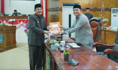 Bupati Anwar Sadat Hadiri Rapat Paripurna DPRD Tanjabbar, Ini Agendanya