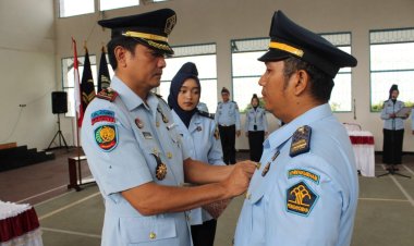 Kalapas Lantik dan Sumpah Pejabat Eselon V Sekaligus Pisah Sambut Pejabat Lapas Kota Agung