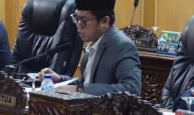 Yudi Purna Nugra SH Pimpin Rapat Paripurna