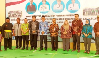 Sekda Dampingi Dirjen Bina Pemdes Kemendagri Pada Peresmian Desa Pencak Silat