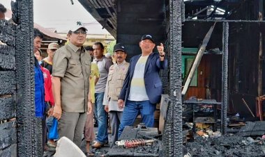 Bupati Tanjabbar didampingi Wabup Tinjau Lokasi Kebakaran di Jalan Panglima