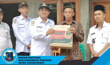 Bupati Serahkan Bantuan Sembako Kepada Korban Musibah Kebakaran di Kecamatan Bram Itam dan Betara