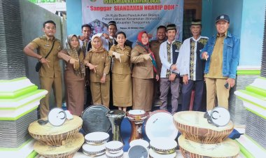Kemensos Beri Bantuan Kelmpk Sanggar Seandanan Ngarip Doh