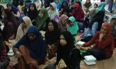 Pemerintah Desa Sukamenak kecamatan Wanaraja Garut Memberikan santunan kepada 100 Orang Yatim Piatu
