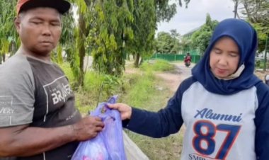 Alumni SMP Negri 3 tahun1987 Berbagi Sembako