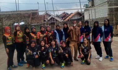 Dalam Menyambut Hari Ulang Tahun Republik Indonesia Ke 77 Pemdes Binakarya Banyuresmi Garut mengadakan Turnamen Bola Voli