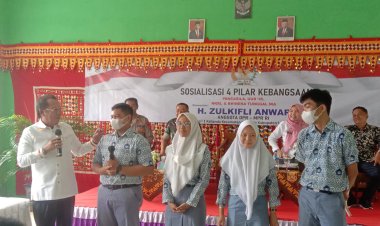 Zulkifli Anwar Sosialisasi 4 Pilar Kebangsaan di SMA Negeri 1 Kalianda