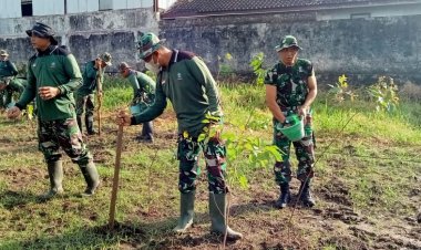 Sukseskan Ketahanan Pangan, Danramil Wonosari Bersama Anggota Tanam Jagung