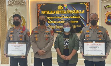 Kapolda Lampung Beserta 28 Personil Terima Penghargaan Dari YJSI Lampung