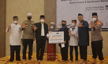 Walikota Metro Hadiri Pemberian Santunan 1001 Yatim dan Dhuafa