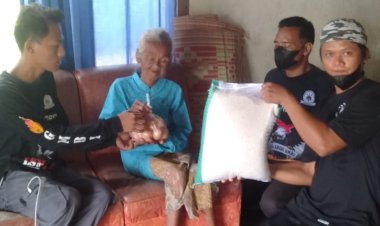 LSM GMBI KSM Merbau Mataram Kembali Aksi "GMBI PEDULI" Salurkan Bantuan Sembako Ke Lansia dan Jompo