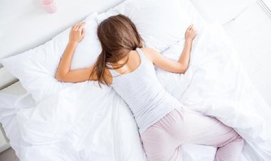 Hati-hati, Tidur dengan Televisi Menyala Bisa Berbahaya