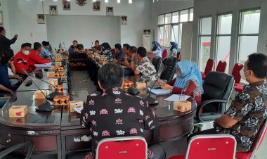 HEARING KOMISI IV DPRD LAMSEL SEPERTI MASUK ANGIN