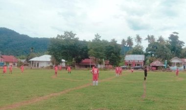 Gelar Pertandingan Eksibisi Sepak Bola Di Uluiwoi, Kesebelasan Pemda Kolaka Timur Menang Atas Kesebelasan Muspika