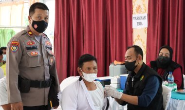 Wakapolda Lampung, Tinjau Vaksinasi Serentak di Lampung Selatan