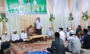 Bupati Anwar Sadat Sampaikan Permohonan Ma’af Saat Hadiri Haul Di Bram Itam