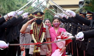 Upacara Welcome And Farewell Parade Iringi Pisah Sambut Kapolres Lampung Tengah
