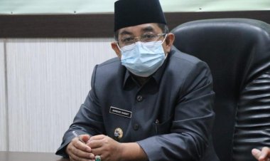 Melalui Tulisan, Jhoni Imron Soroti Gaya Kepemimpinan Bupati Anwar Sadat