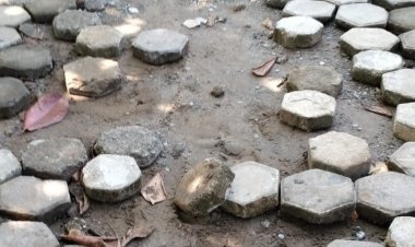 Parkiran Roda Dua RS Batin Mangunang Kota Agung Tanggamus Hanya Doyan Uang Parkir Tapi Tak di Urus