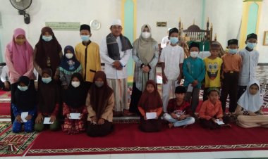 Safari Jumat Di Desa Karya Maju, Bupati : Anak SD Wajib Bisa Baca Al-Quran