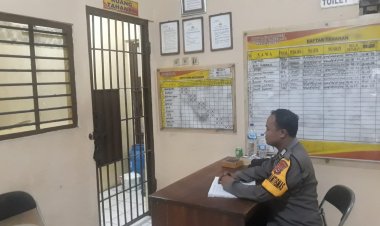 Bripka Saebatul Hamdi Polsek Cikupa, Jaga Tahanan, Cek Buku Mutasi Tahanan, Pastikan Penjagaan Tahanan Dengan Baik dan Lengkap