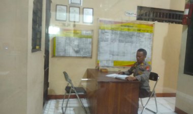 Akp Udiyano Wakapolsek Cikupa, Melaksanakan Kontrol Buku Mutasi Tahanan,Piket Jaga Tahanan, Pastikan Penjagaan Tahanan Tetap Kondusip Dan Baik Dan Lengkap