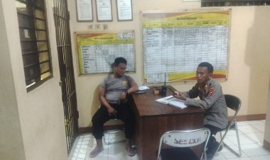 Wakapolsek Cikupa Akp Udiyano Kontrol Tahanan, Cek Buku Mutasi Di Dampingi Bripka Suheri Wijaya.SH