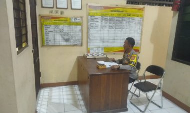 Pengecekan Buku Mutasi Tahanan, Penjagaan Tahanan, Kontrol Tahanan Oleh Wakapolsek Cikupa Akp Udiyano Harus Tetap Siapsiaga Piket Jaga