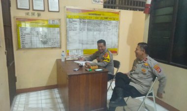 Aipda Tri Iskandar Bersama Ipda Agus Lili Suryana,Piket Jaga Tahanan, Cek Buku Mutasi Tahanan, Penjagaan Tahanan, Berjalan Dengan Baik Juga Lengkap