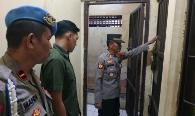 Pawas Piket Kanit Reskrim Ipda M.Adhi Utomo.S.Tr.K,Polsek Cikupa,Cek Keamanan Serta Kondisi Tahanan, Cek Buku Mutasi Tahanan,Tetap Antisipasi Penjagaan Terhadap Tahanan Dengan Baik, Aman, Lengkap