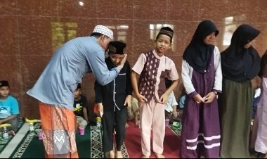 Acara Pembagian Santunan Anak Yatim Piatu, Kaum Duafa Oleh Pengurus DKM Musolah Al-Jaetun Najwa Serta Buka Puasa Bersama Di Kp Kalong Desa Bunar kecamatan Sukamulya Tangerang