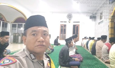 Bhabinkamtibmas Polsek Cikupa Polresta Tangerang Polda Banten Bripka Anwarudin Rutin Dalam Kegiatan Subuhan keliling Bersama Warga Kelurahan Sukamulya