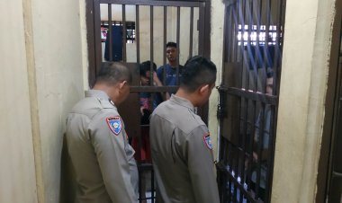 Pawas Piket Kanit Binmas Akp Jakariyanta Polsek Cikupa,Cek Keamanan Serta Kondisi Tahanan, Cek Buku Mutasi Tahanan,Tetap Antisipasi Penjagaan Terhadap Tahanan Dengan Baik, Aman, Lengkap