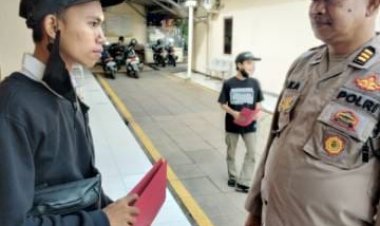 Kanit Binmas Akp Jakariyanta Polsek Cikupa, Sambangi Warga Sukamulya, Program Polisi RW Memberikan Himbauan Tetap Jaga Kamtibmas Wilayah
