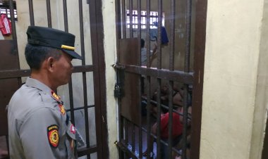 Personel Polsek Cikupa Cek Ruang Tahanan, Pastikan Penjagaan Tahanan Berjalan Dengan Baik