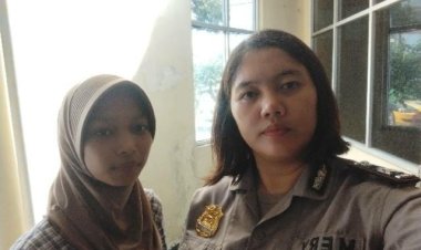 Anggota Polsek Cikupa, Giat Polisi RW Sambangi Para Ibu Ibu Tetap Mengajak Untuk Jalin Komunikasi, Dan Hindari Dari Ganguan Kamtibmas Di Wilayah