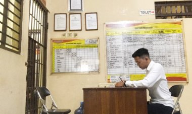 Pawas Kanit Intelkam Ipda Syaiful Rusdiyansyah,SH Polsek Cikupa Cek Ruang Tahanan, Pastikan Penjagaan Tahanan Aman Dan Baik juga Lengkap