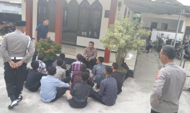Pembinaan Anak Sekolah di Mako Polsek Cikupa Oleh Kapolsek AKP Imam Wahyu Pramono, S.IK, Tujuan Untuk Menumbuhkan Nasionalisme