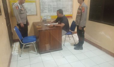 Cek Ruangan Tahanan , Anggota Polsek Cikupa Tekankan Dan Lakukan Pengawasan, Kebersihan Dan Kesehatan, Aman Dan Lemgkap