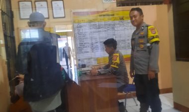 Cek Ruang Tahanan, Anggota Polsek Cikupa Polresta Tangerang Polda Banten, Tekankan Jaga Kebersihan Dan Kesehatan Juga Aman, Lengkap Kondusip