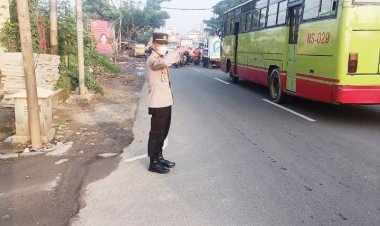 Wakapolsek Cikupa Akp Udiyano, Melaksanakan Strong Point Gatur Lalin Pagi Hari Bersama Anggota Polsek Cikupa Polresta Tangerang Polda Banten