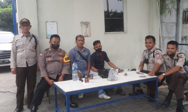 Bripka Suheri Wijaya,SH Melaksanakan *Kunjungan* Bersama Scurity PT Dinasira Desa Talaga, Kemudian Beri Pesan Pesan Tetang Kamtibmas Supaya Menjaga kondusifitas wilayah Sekitar Nya