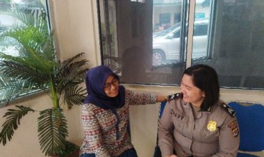 Briptu Mery Zona Marbun Anggota SIUM Polsek CikupaKunjungan Polisi RW Ke Kel. Talaga Cikupa