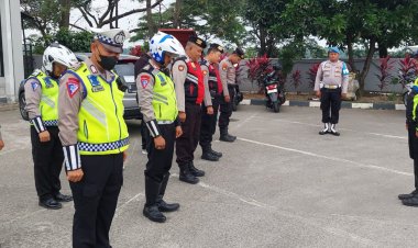 Polsek Cikupa Laksanakan Apel pengamanan keberangkatan massa SP/SB ke DPR RI di Jakarta dalam rangka aksi unjukrasa