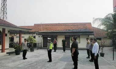 Polsek Cikupa Polresta Tangerang Polda Banten, Apel Pengamanan Kegiatan Keberangkatan Serikat Buruh FSPMI Tangerang Ke DPR RI Di Jakarta Dalam Rangka Aksi Unjuk Rasa