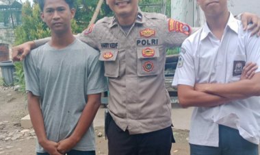 Jaga Kondusifitas Bhabinkamtibmas Polsek Cikupa Polresta Tangerang Dengan Cara Sambang Dan Bangun Sinergitas Bersama Para Pelajar Juga Masyarakat