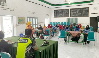Babinsa Bersama Ibu PKK Sukseskan Program Bina Keluarga Usia Remaja