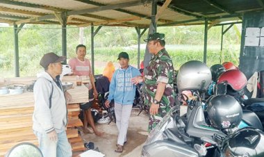 Berbagi Pengalaman Babinsa Komsos Dengan Warga Selo