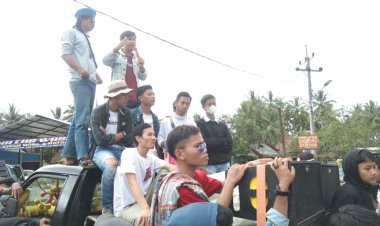 Jalan Rusak, Warga Desa Katapang Wanasalam Gelar Unjuk Rasa Menuntut Pemkab Lebak Segera Perbaiki