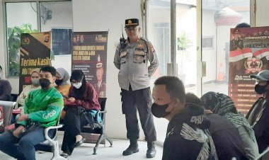 Iptu Jakarianta Kanit Binmas, Giat Pelayanan Kepada Warga Di Mako Polsek Cikupa Polresta Tangerang Polda Banten